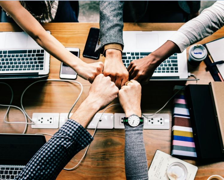 9 MANEIRAS DE DEIXAR SEUS FUNCIONÁRIOS MOTIVADOS